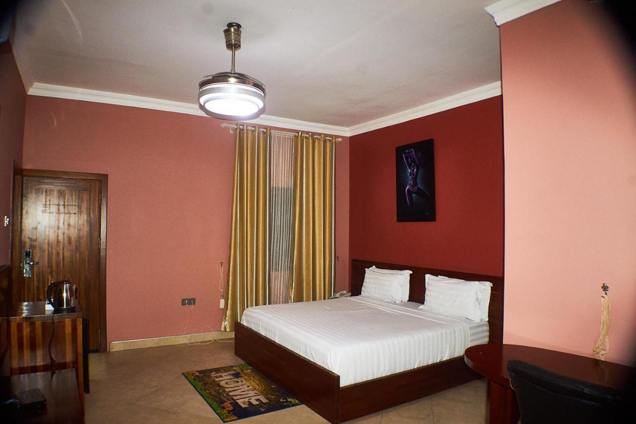 Triple Hill Hotel Weija Εξωτερικό φωτογραφία