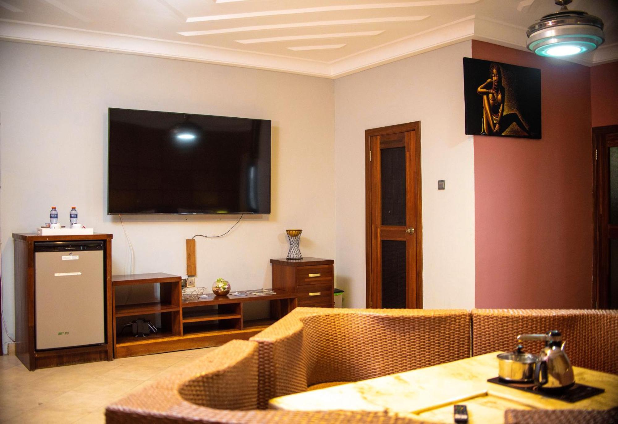 Triple Hill Hotel Weija Εξωτερικό φωτογραφία
